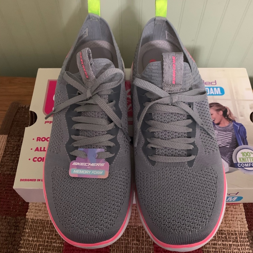 Skechers tennis shoes